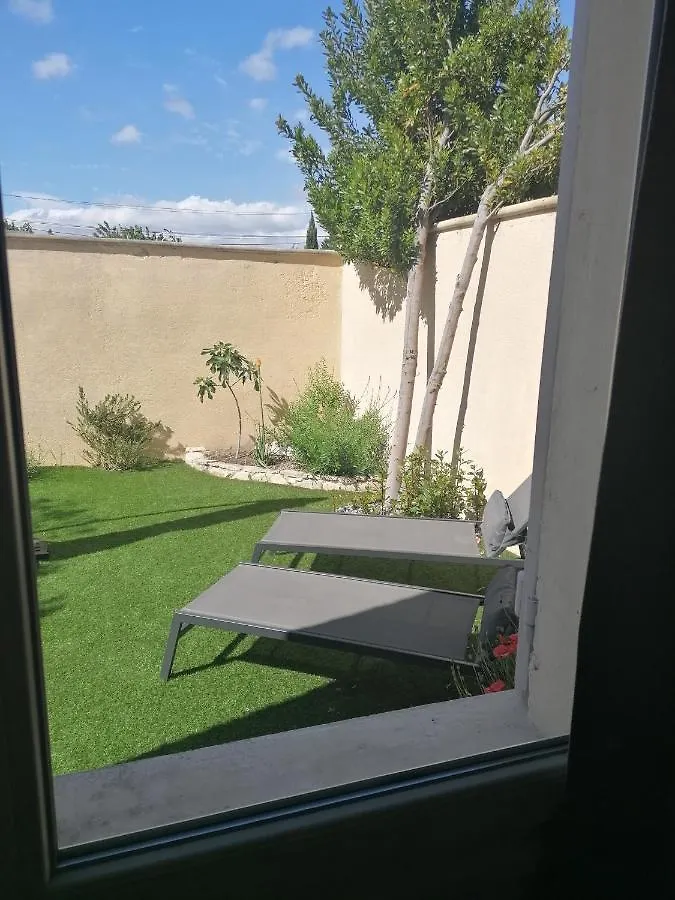 A L'Ombre De L'Olivier Apartment L'Isle-sur-la-Sorgue France